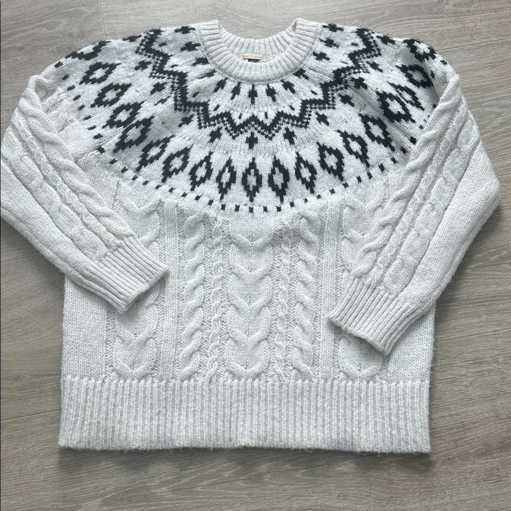 Women’s Fair Isle Cable Knit Sweater - White/Black